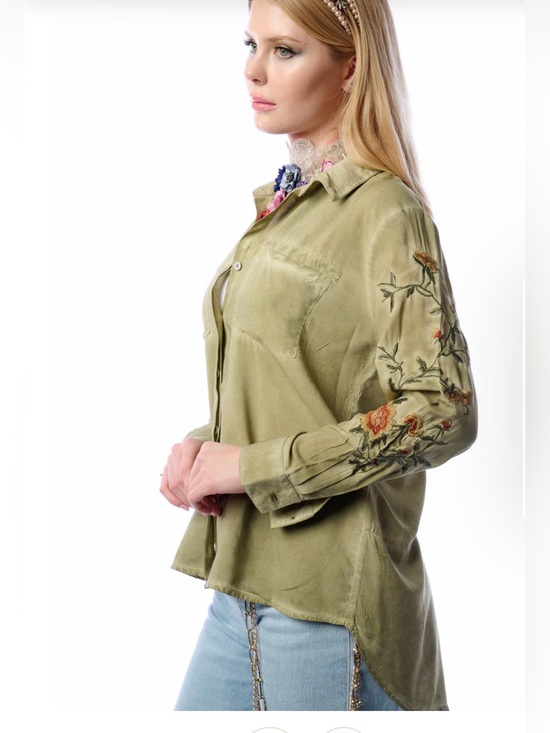 Aratta Tops - ARATTA Oversized Kate Shirt Embroidered Button Down Small Olive Distressed NWT